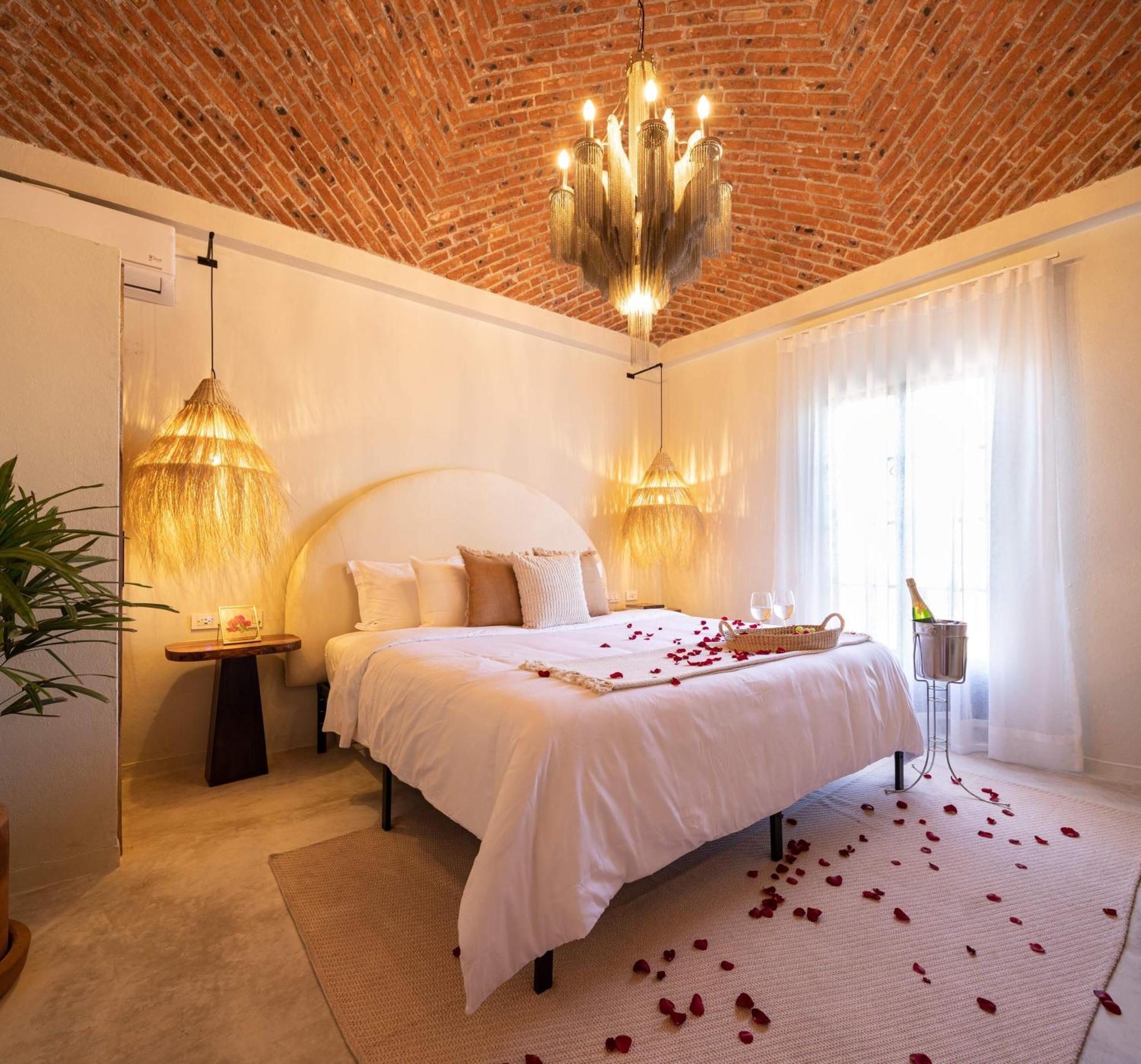 Holt Hotel Del Pueblito Альенде Экстерьер фото
