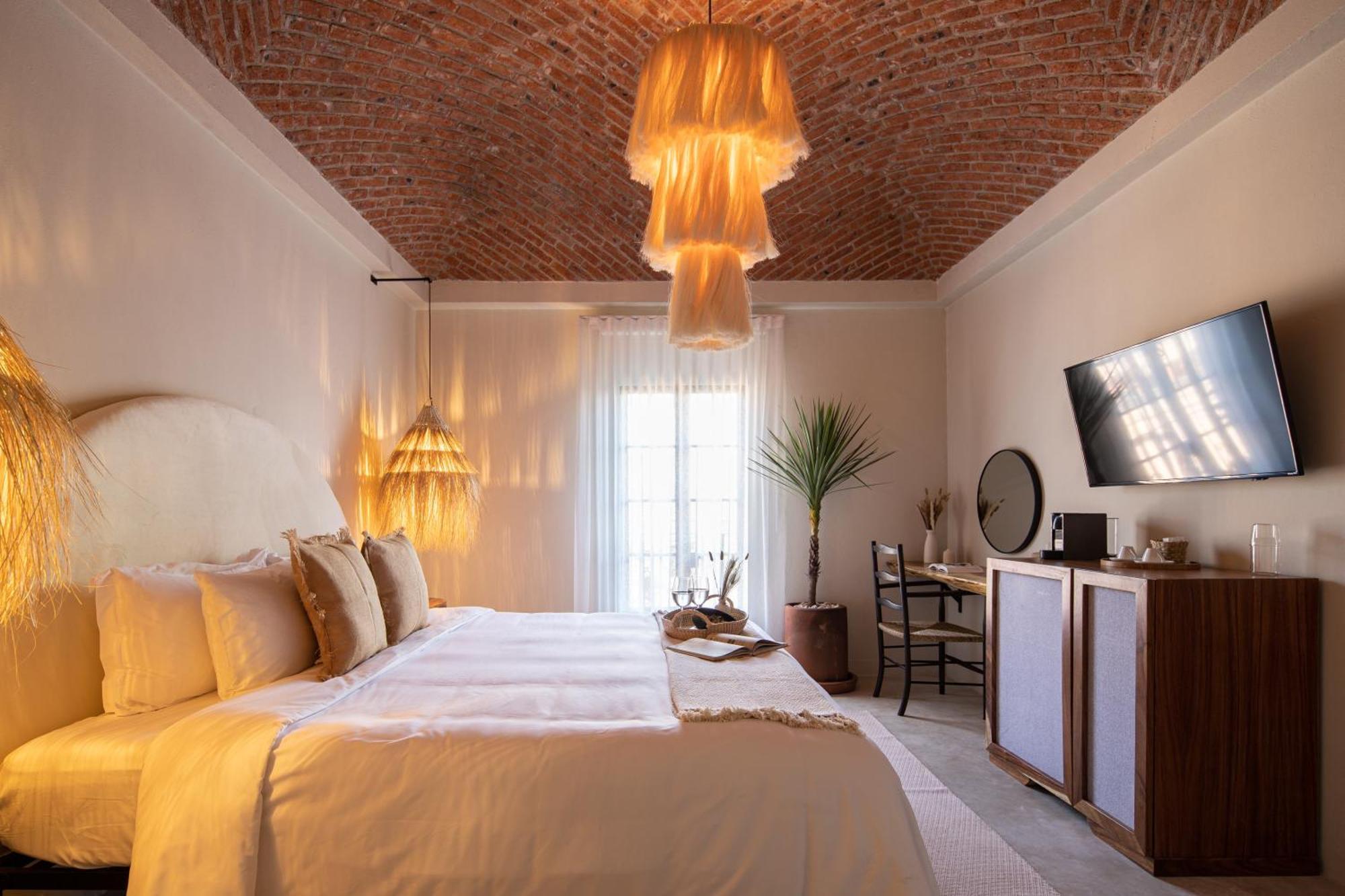 Holt Hotel Del Pueblito Альенде Экстерьер фото
