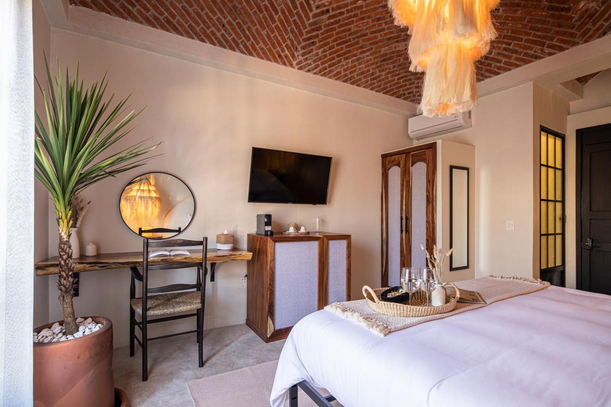 Holt Hotel Del Pueblito Альенде Экстерьер фото