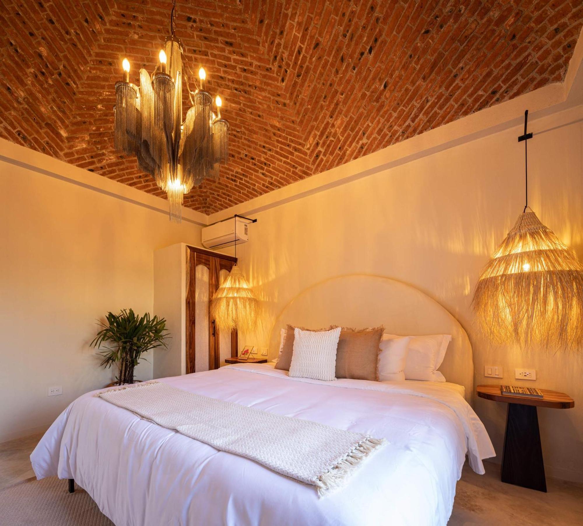 Holt Hotel Del Pueblito Альенде Экстерьер фото