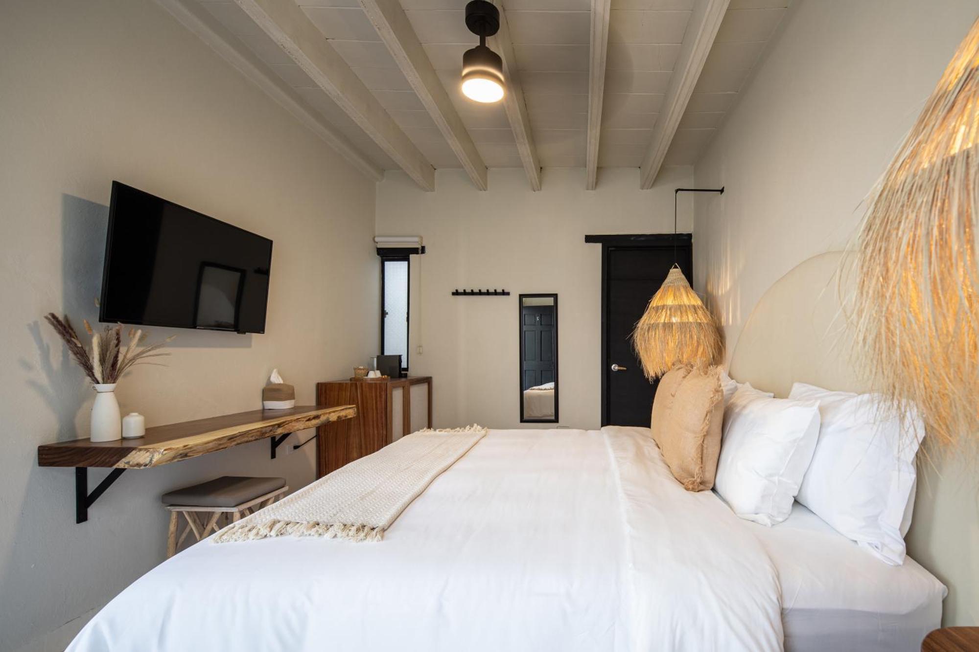 Holt Hotel Del Pueblito Альенде Экстерьер фото
