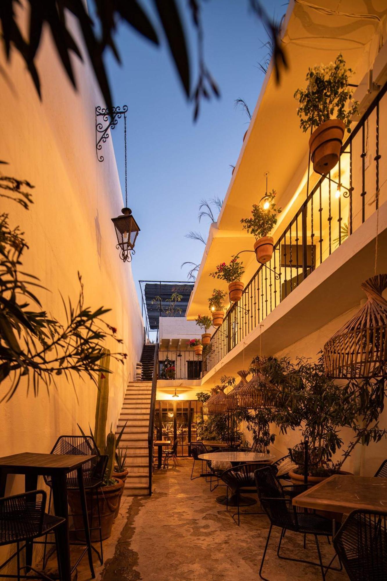 Holt Hotel Del Pueblito Альенде Экстерьер фото