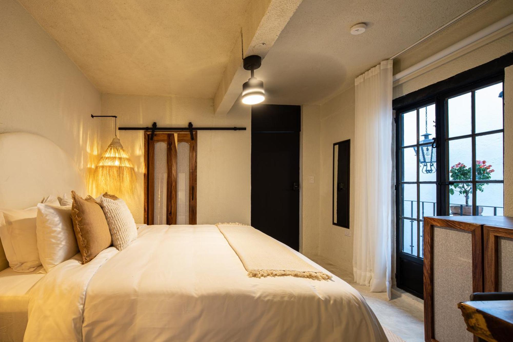 Holt Hotel Del Pueblito Альенде Экстерьер фото