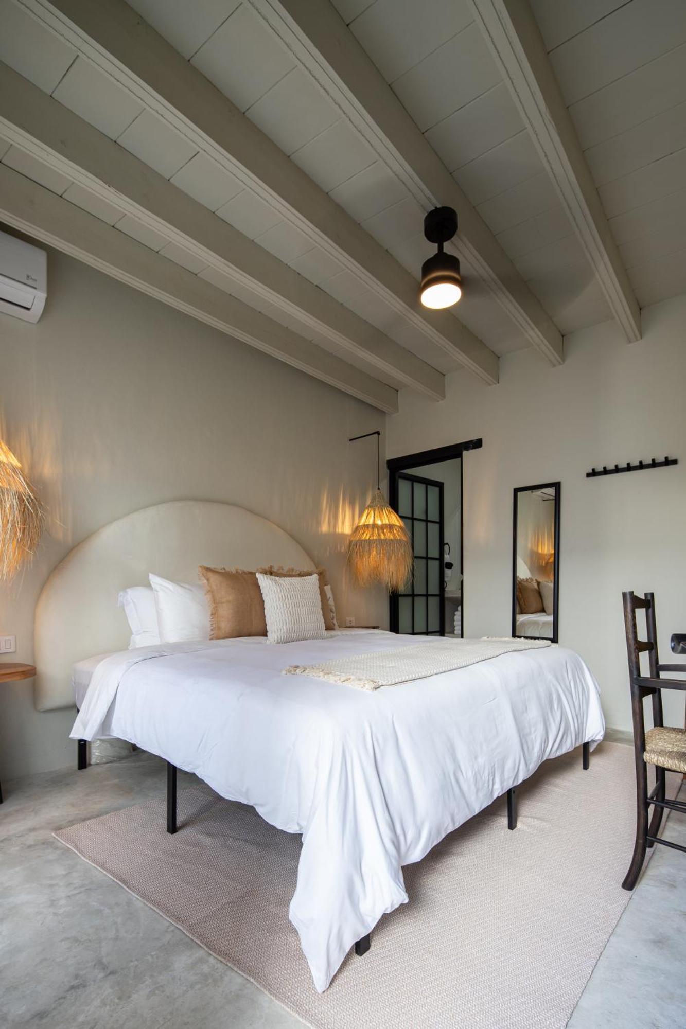Holt Hotel Del Pueblito Альенде Экстерьер фото
