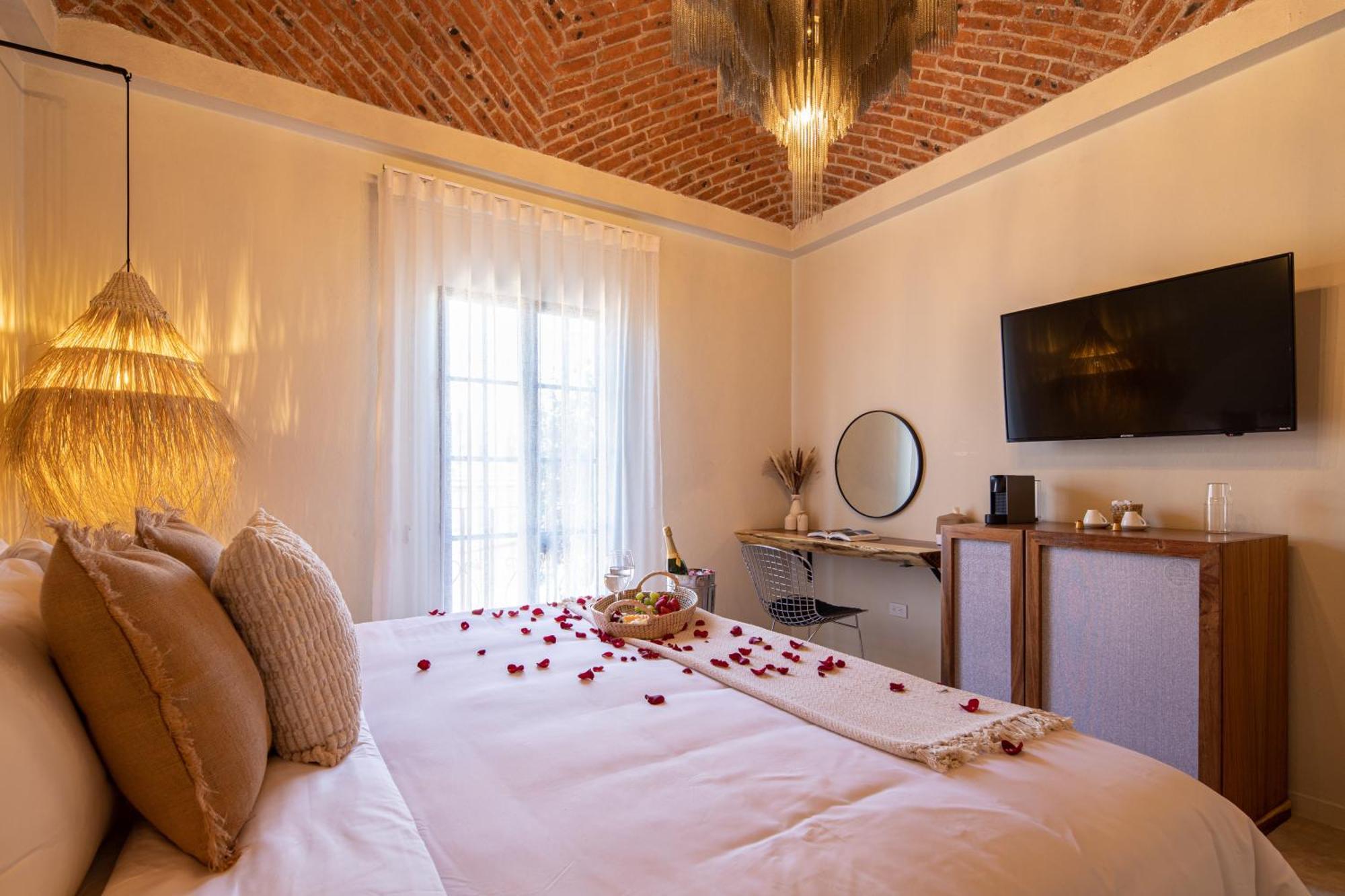 Holt Hotel Del Pueblito Альенде Экстерьер фото