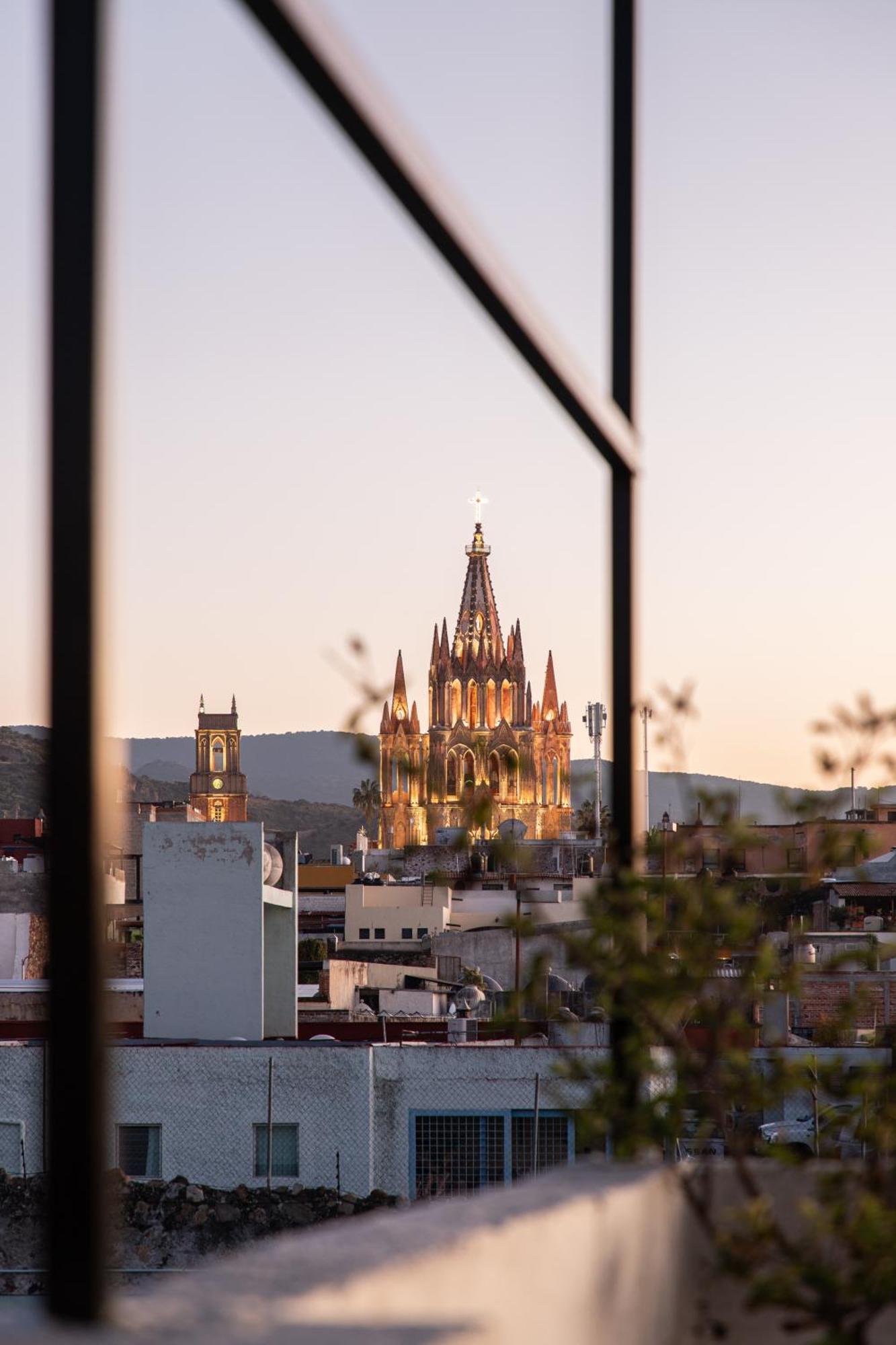 Holt Hotel Del Pueblito Альенде Экстерьер фото