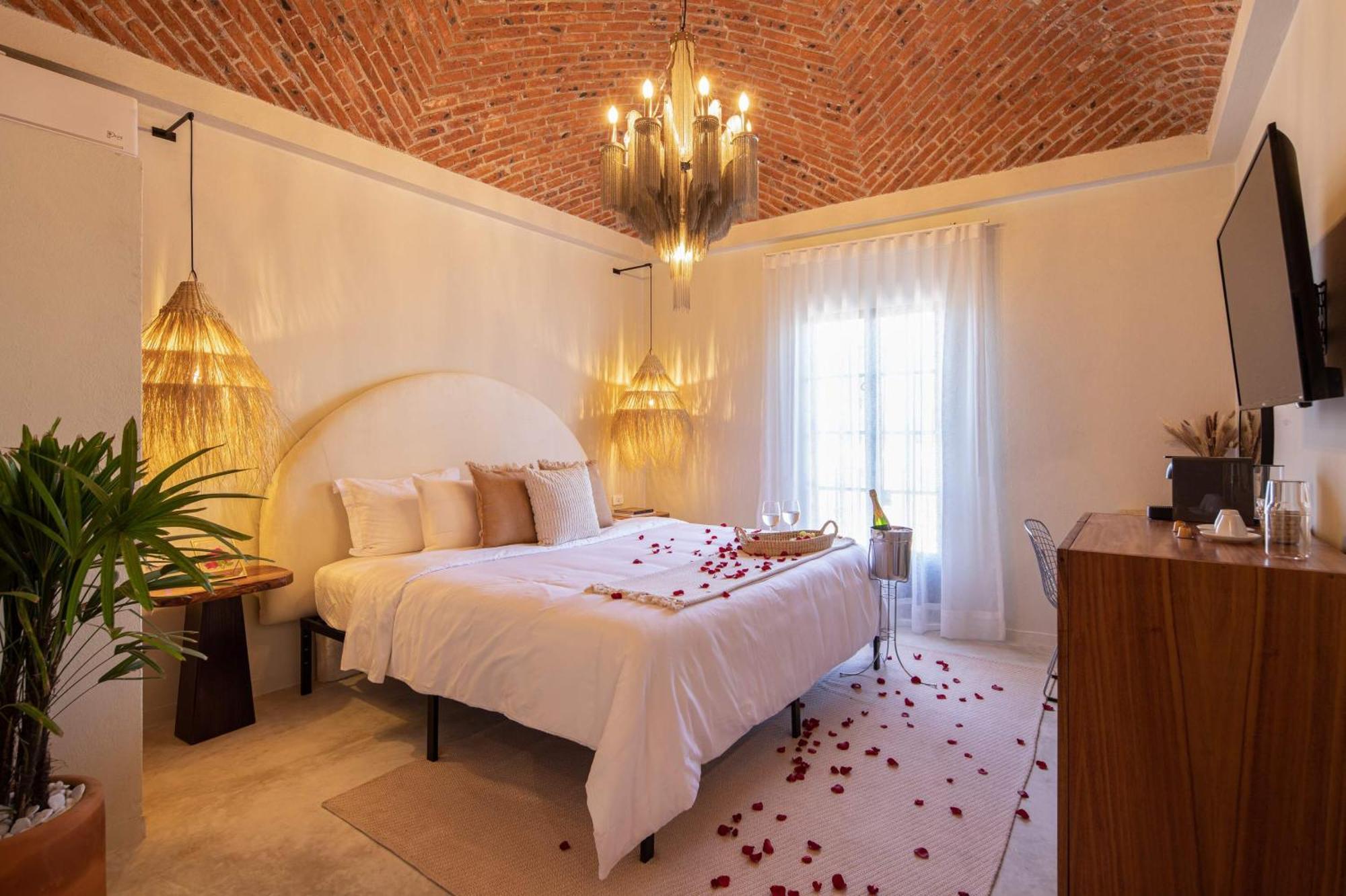 Holt Hotel Del Pueblito Альенде Экстерьер фото